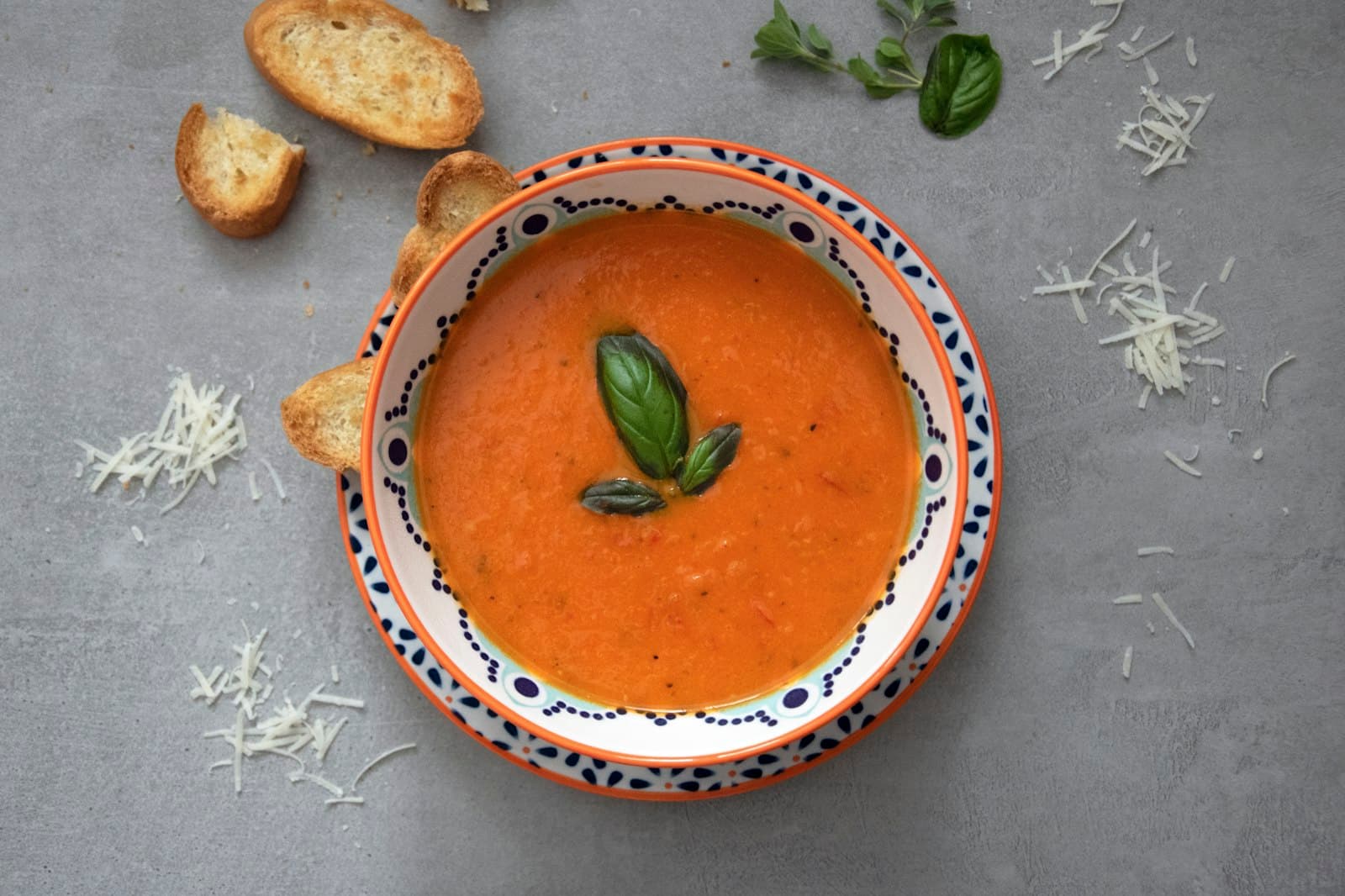 Creamy Tomato Tortellini Soup